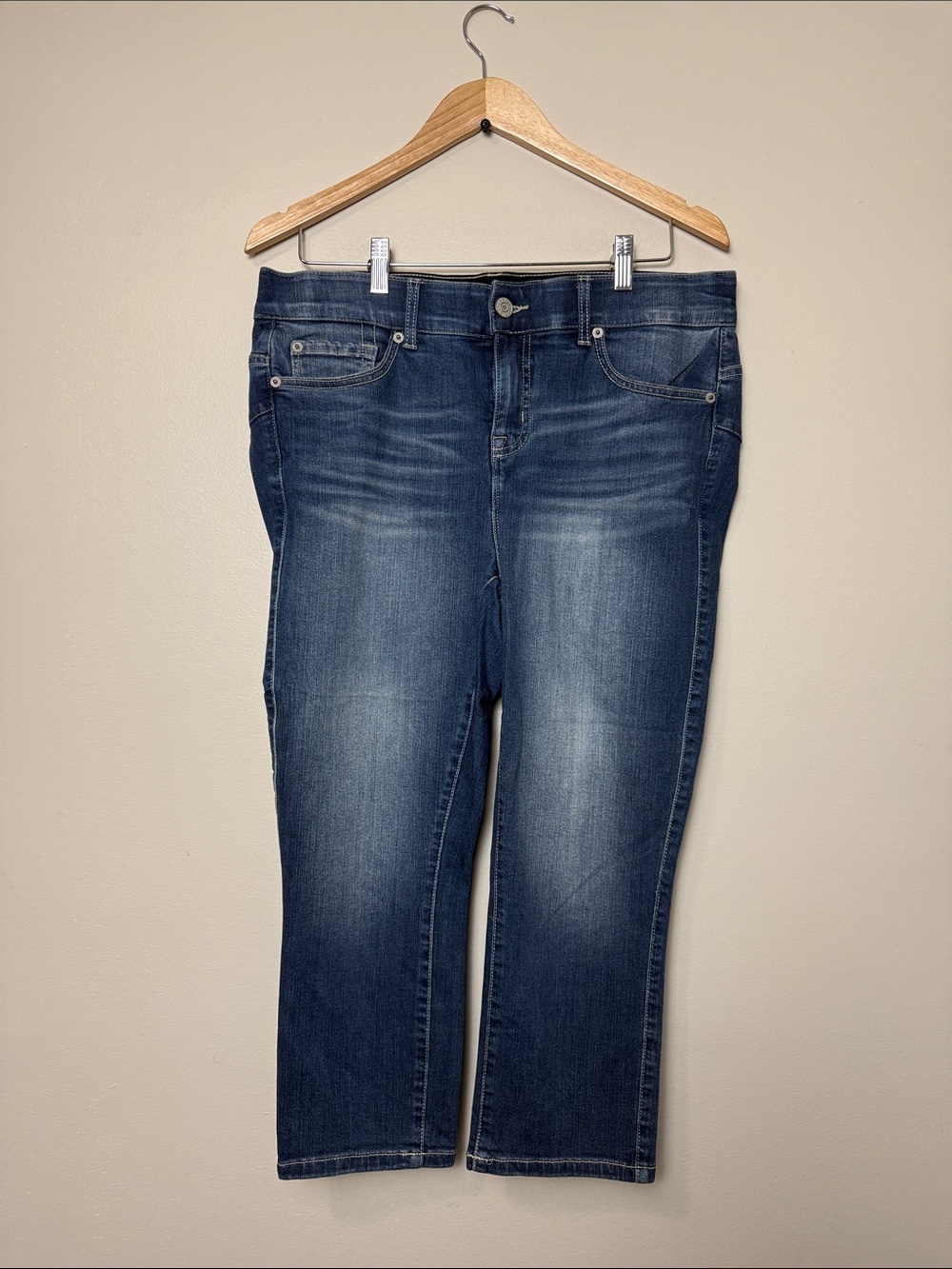 Torrid Crop Bombshell skinny size 12